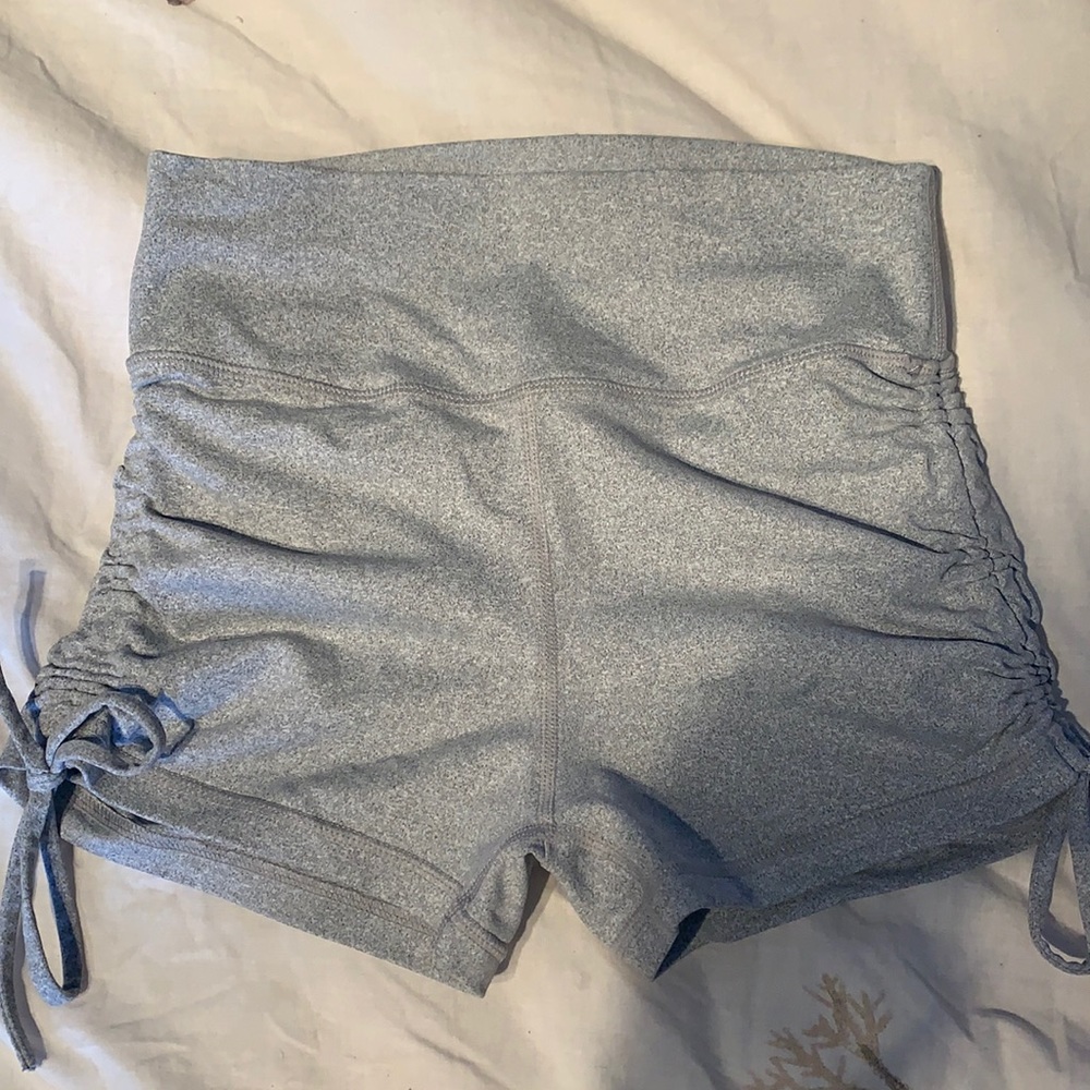 Zyia activewear scrunchy what shorts